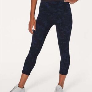 Lululemon Wunder Under Crop Blue Camo - Size 8